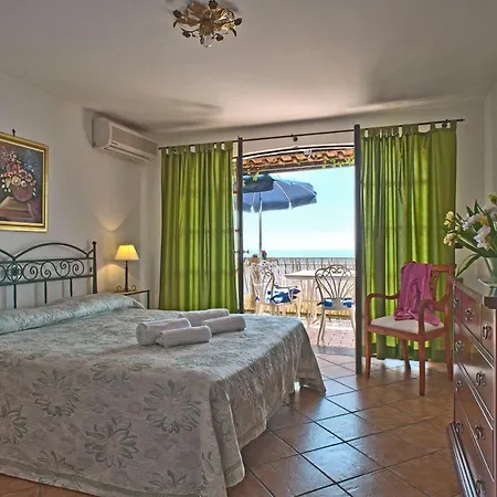 La Roccia - Arienzo Apartmán